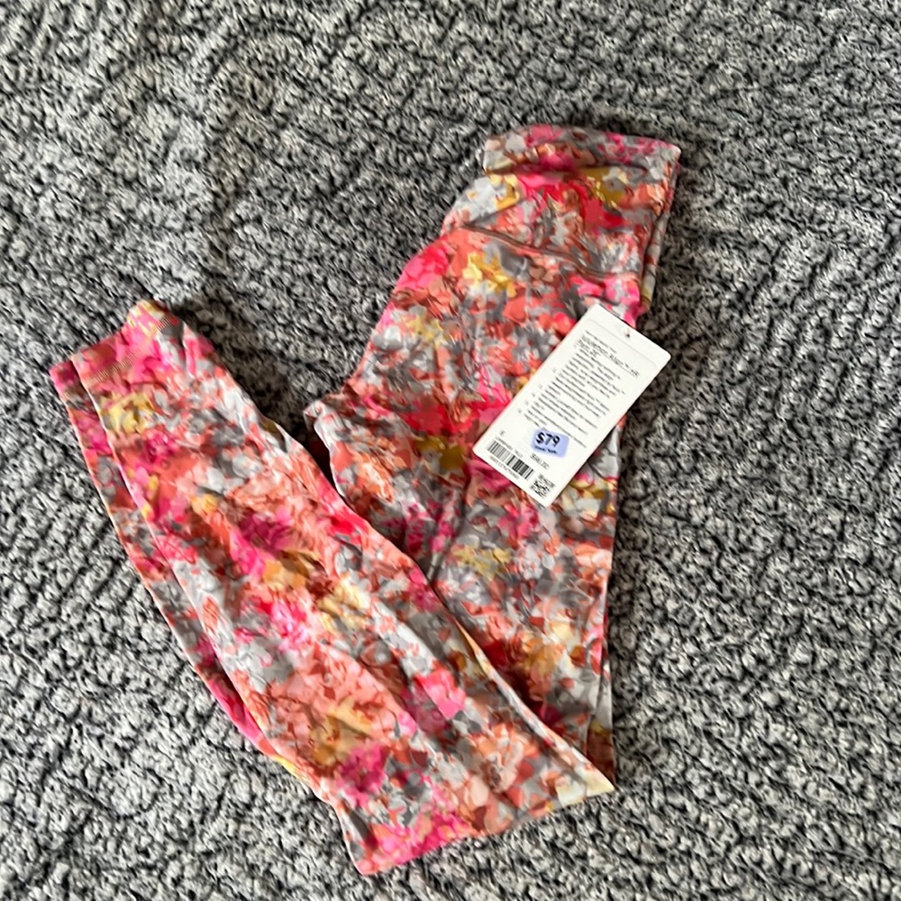 Lululemon align HR pant 28” never worn perfect condition